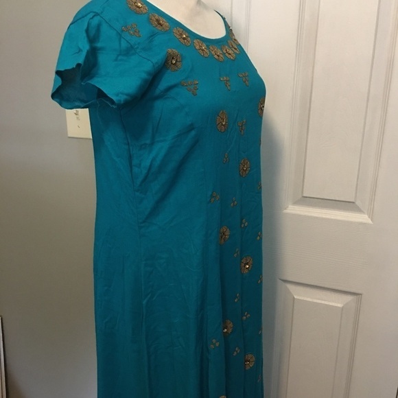 Beautiful NWOT Bohemian maxi dress (no name tag) size med with studded flowers - Picture 7 of 8
